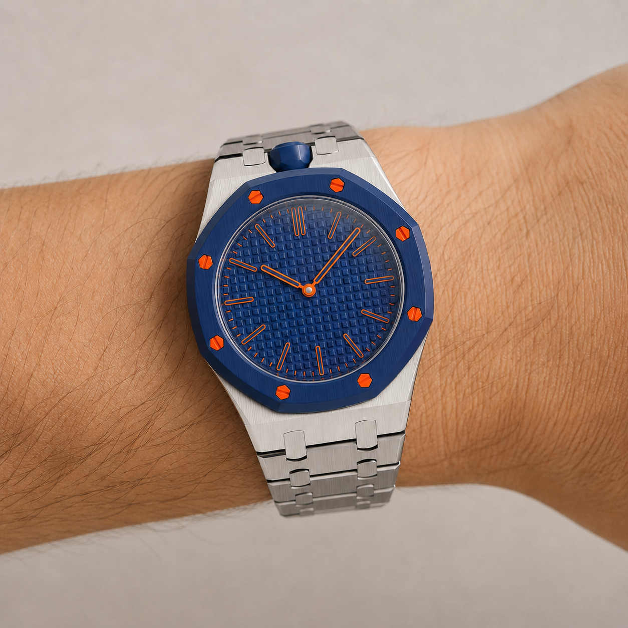 Wristform Classic Royal Pop Case - Silver Bracelet, 3 O'Clock Crown